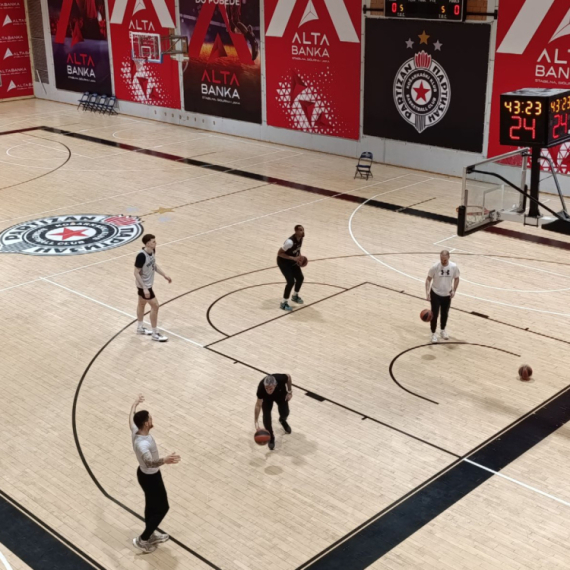 Jak šuterski trening i vera u plej-in: Partizan kompletan  VIDEO