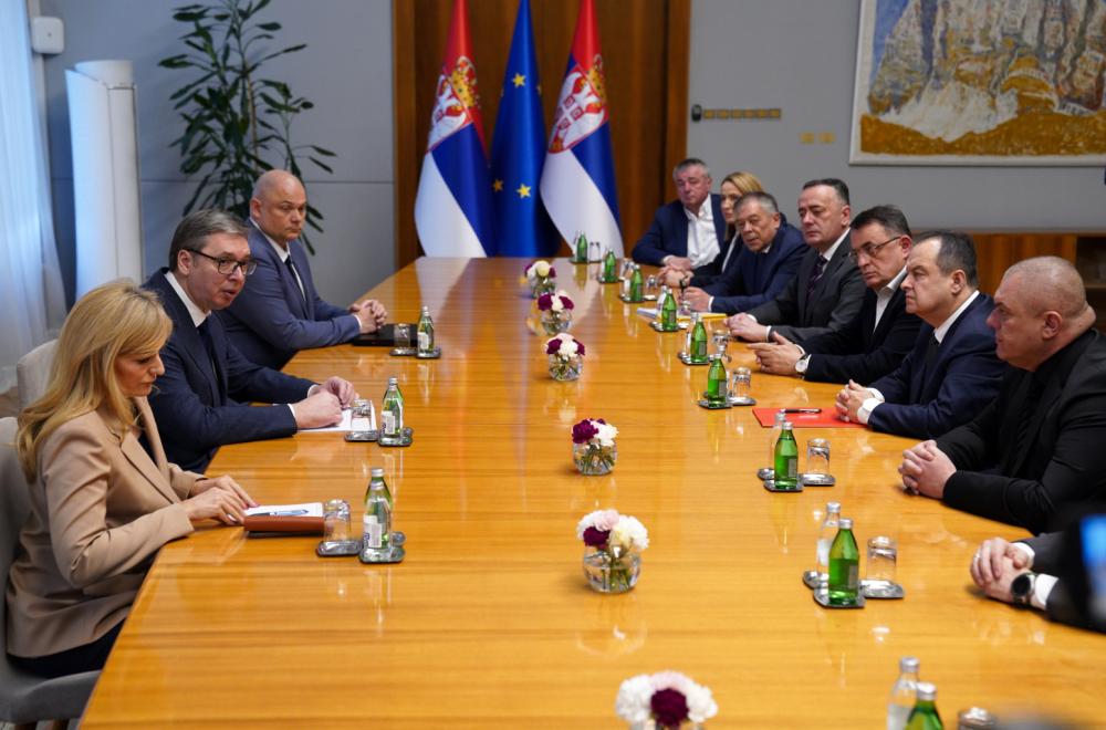 Konsultacije o mandataru, dan drugi: Vučić se sastao sa predstavnicima SPS i SNS; FOTO