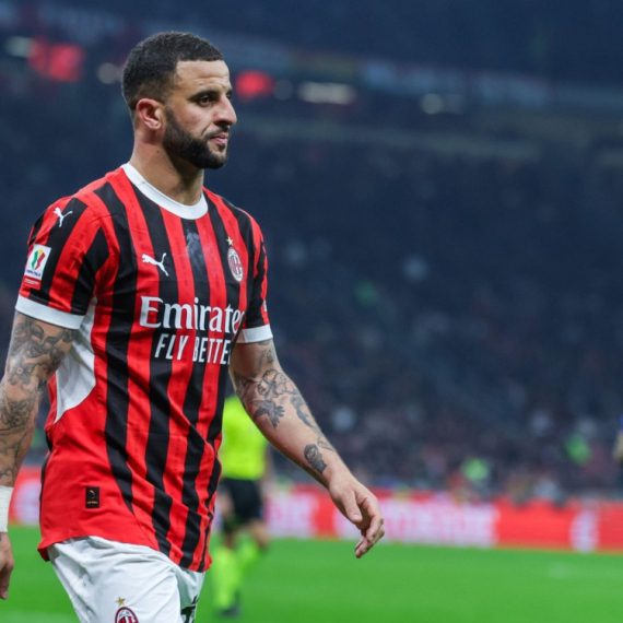 Milan vraća Vokera u Mančester siti