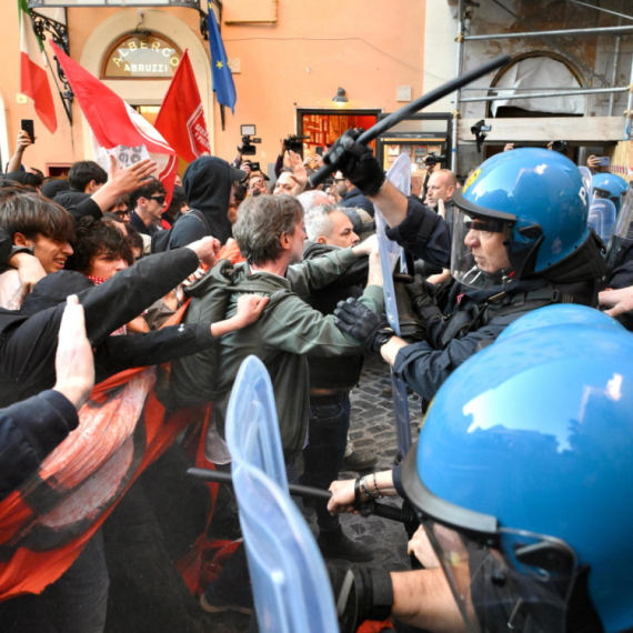 Neredi na ulicama Italije: Sukobi policije i studenata FOTO/VIDEO