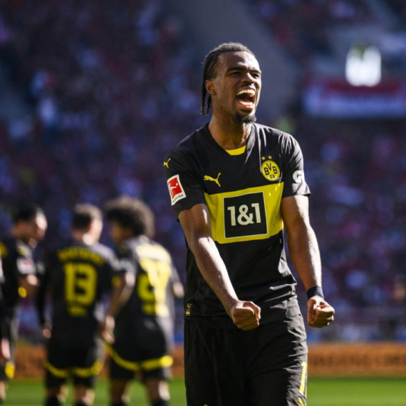 Dortmund uhvatio zalet za Barsu; Het-trik Demirovića; Nedeljković dobio šansu