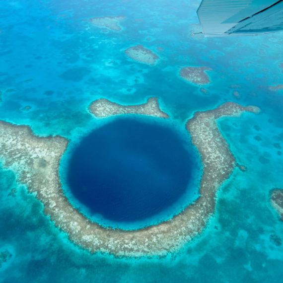 Mesto koje se vidi i iz svemira: Priča o neobičnom fenomenu u srcu Kariba FOTO