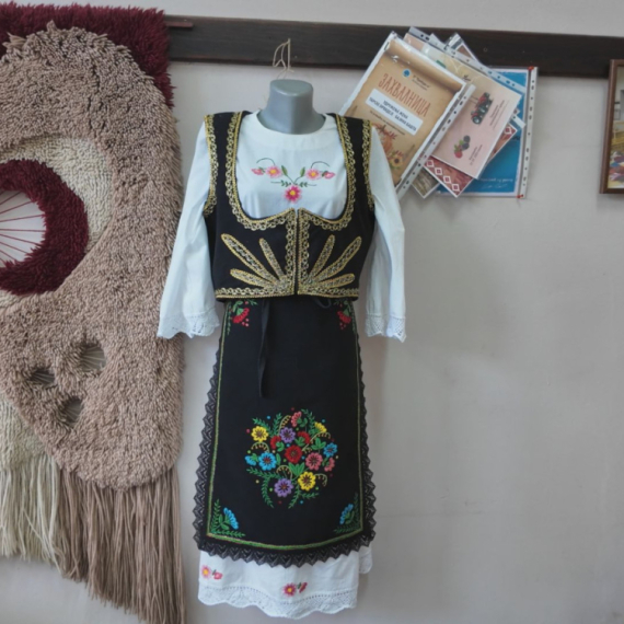 Vredne žene se udružile i čuvaju srpsku tradiciju: I Jelena Đoković kupuje kod njih FOTO