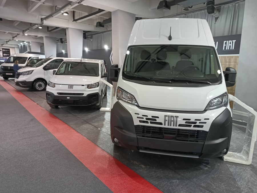 Skočila prodaja novih automobila u Srbiji, ali jedna kategorija beleži dramatičan pad