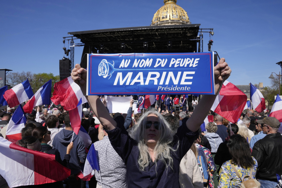 Propao skup podrške Marin le Pen? Slaba posećenost u centru Pariza FOTO