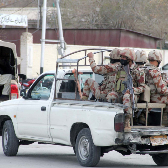 Mir na "tankom ledu"; Posle krvavih sukoba, Pakistan i Avganistan se složili o nastavku primirja