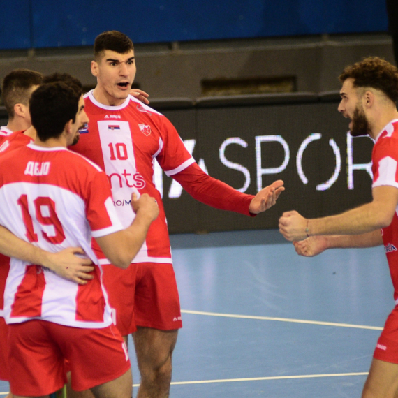 Zvezda i Radnički korak bliže finalu