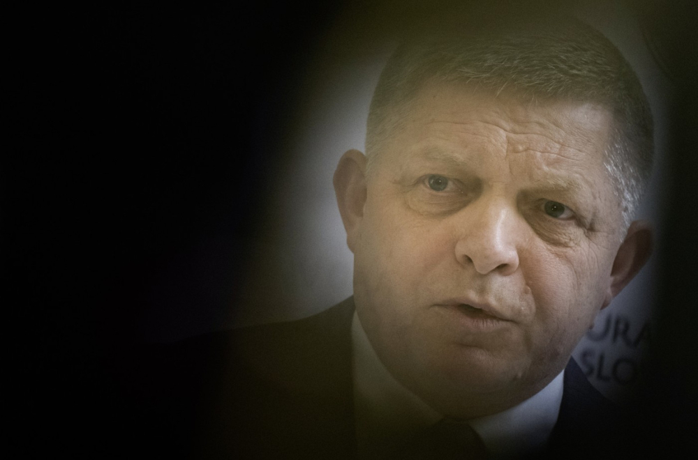 Objavljen dosad neviđen snimak atentata na Fica: Ovo je njegova reakcija na pucnjavu VIDEO