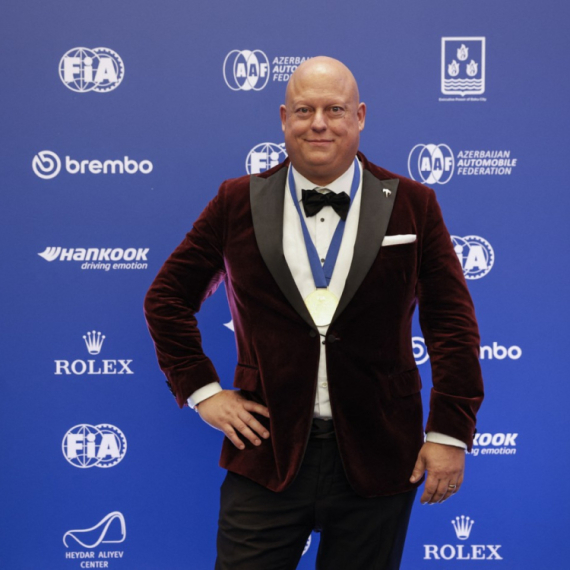 Šta vozi vlasnik jednog od naprestižnijih brendova supersportskih automobila? VIDEO