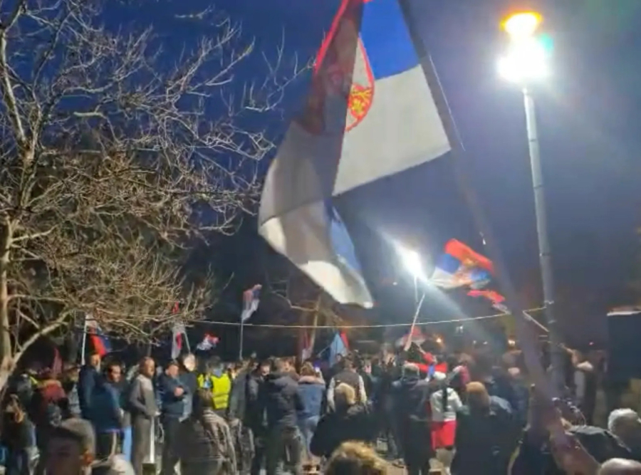 Serbs from KiM walk towards Belgrade for the fourth day: Gathered around the cross, they sent a strong message