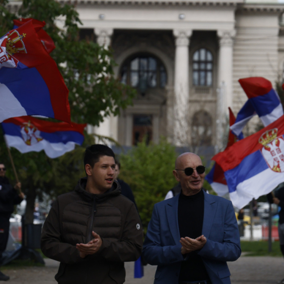 Studenti koji žele da uče dočekali komandanta Dimčevskog: "Drago mi je što podržavam ono za šta se vi borite"