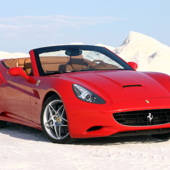 U rikverc! Ferrari bi mogao da vrati manuelni menjač