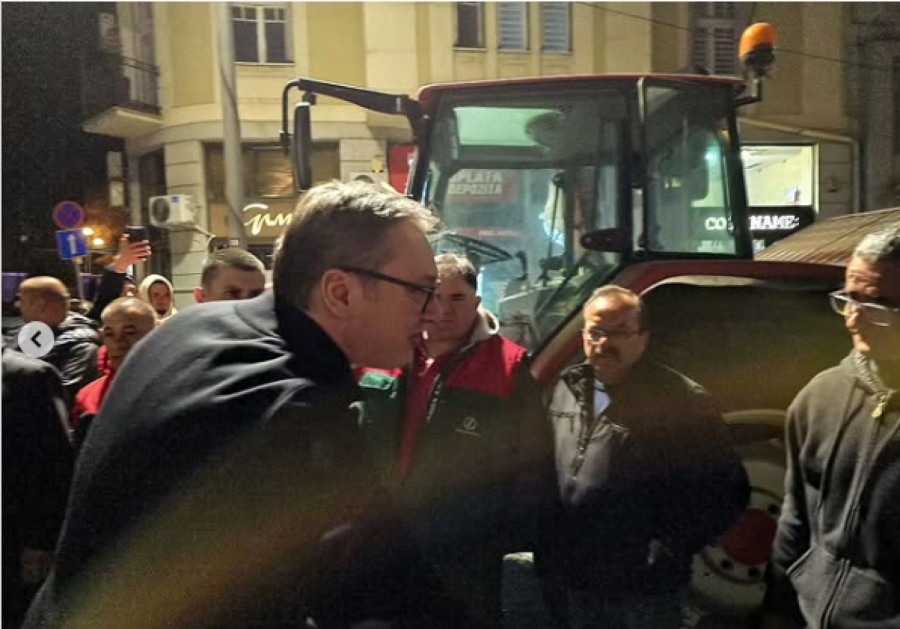 A large number of tractors in Belgrade downtown, each with a Serbian flag; Serbs from Kosovo and Metohija come