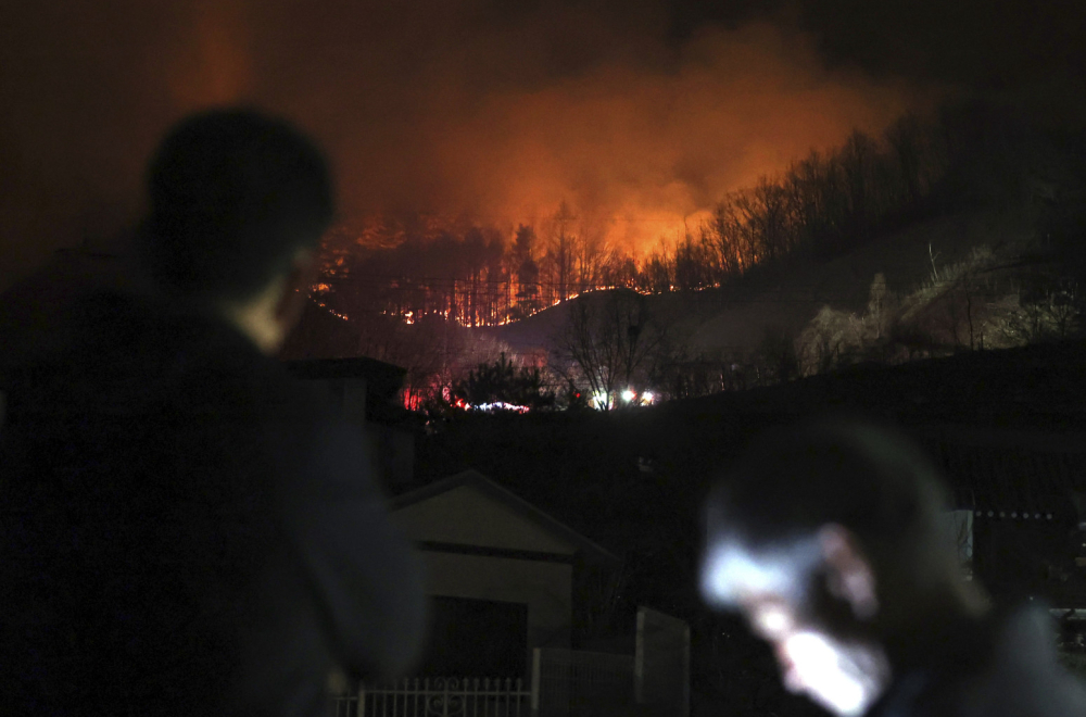 Gori "tampon-zona" između dve Koreje FOTO