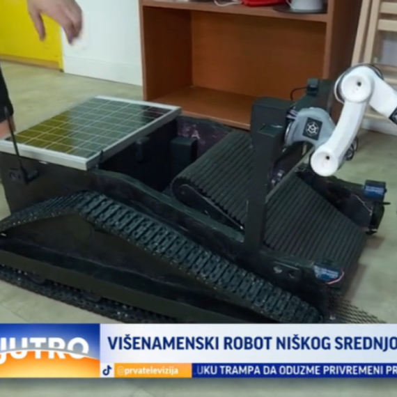 Niški srednjoškolac izumeo robota za prikupljanje opasnog otpada VIDEO