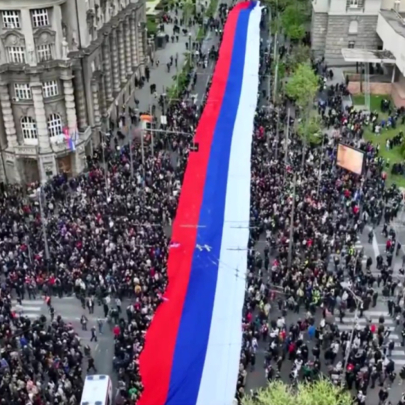 Najduža srpska zastava u Nišu – stigla pravo iz Beograda, evo kada će biti prikazana