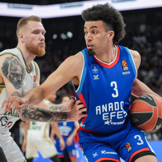 Efes srušio Žalgiris – Zvezda i zvanično ostala bez plej-ofa