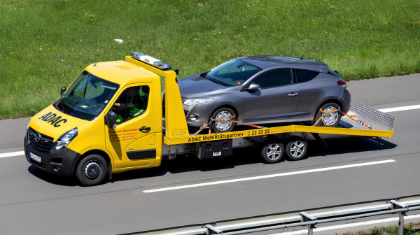 ADAC upozorava vozače: Čuvajte se lažne pomoći na putu u Srbiji i regionu!