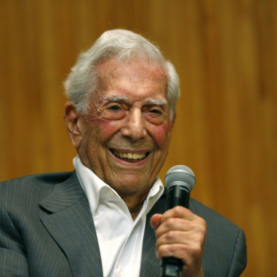 Mario Vargas Ljosa uživao i u Beogradu: "Drago mi je što sam saznao nešto više o Srbiji iz Titovog perioda"