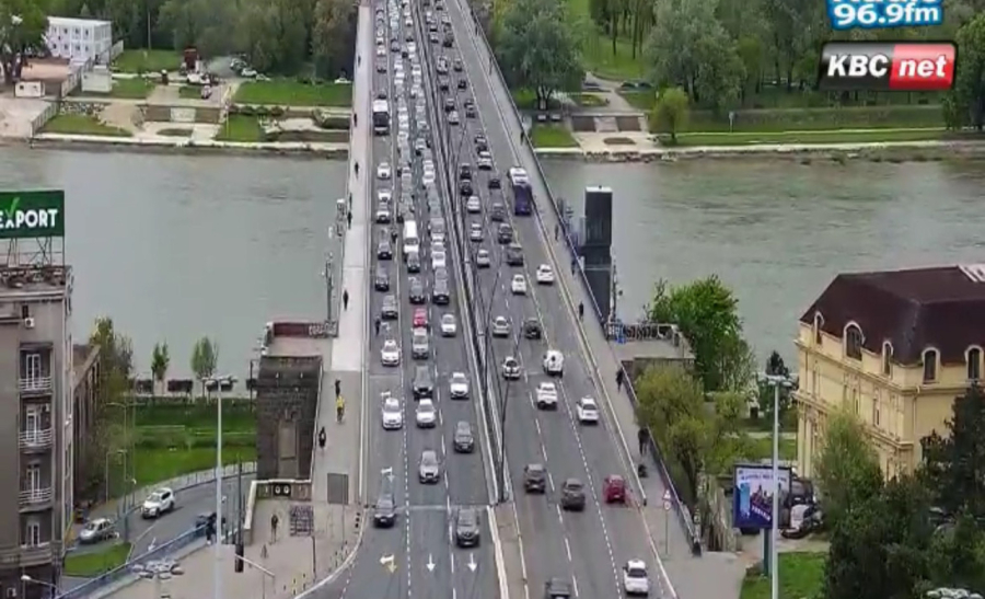Total standstill: Cars do not move on Autokomanda; It