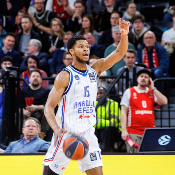 Udarac za Efes: Bivši košarkaš Partizana propušta plej-of seriju?