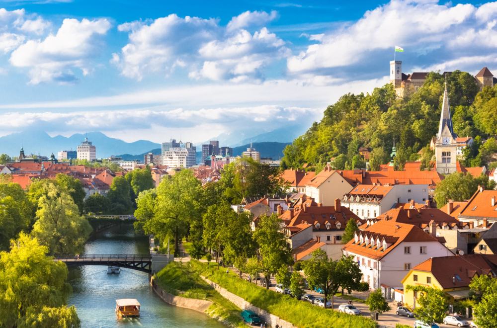 Zašto je Slovenija jedina članica EU na crnoj listi?