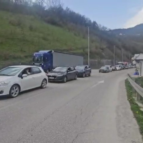 Kolaps na graničnom prelazu: Kolona vozila stoji već satima FOTO