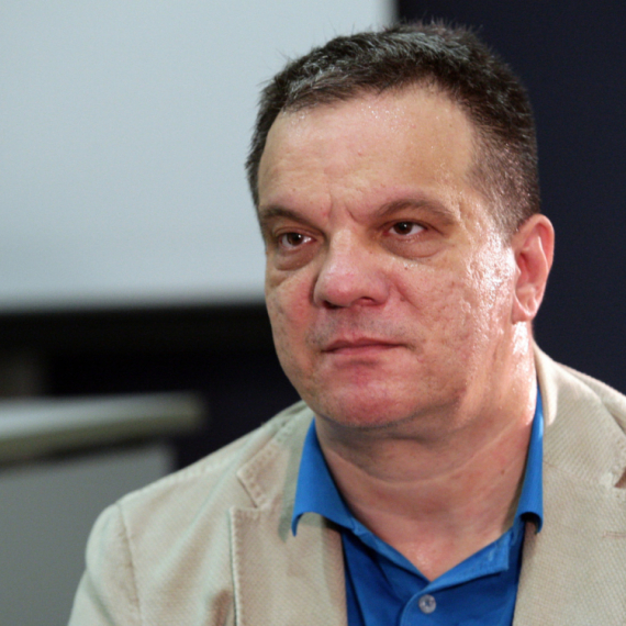 Foteljaši optužili Dejana Vuka Stankovića da je sam od sebe prepisivao