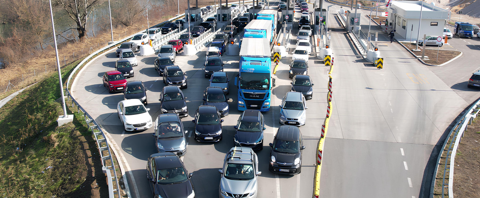Ko je krenuo predveče, spasio se: Ovako trenutno izgleda auto-put ka Zlatiboru FOTO