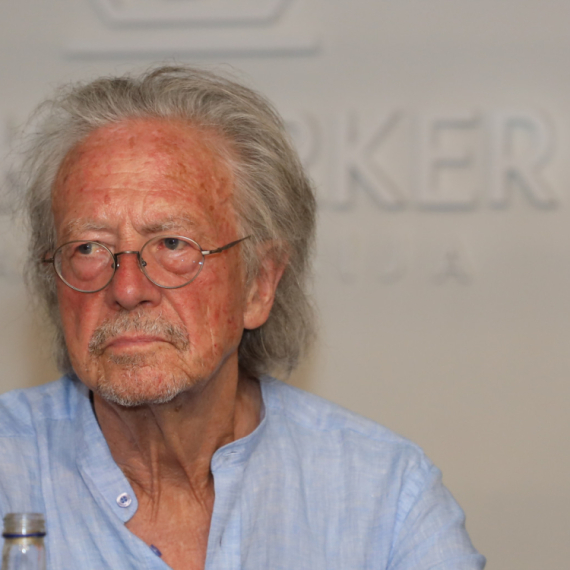Handke: U Srebrenici nije bilo genocida već bratoubistva