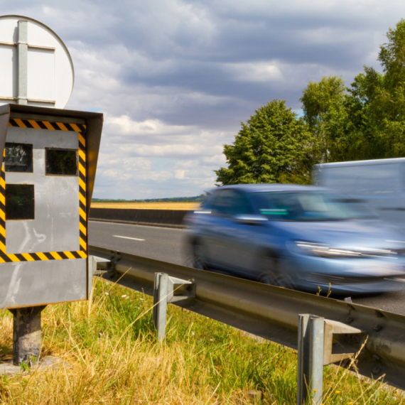Drastične mere: Zatvor za prekoračenje brzine više od 50 km/h