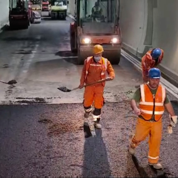 Vreo asfalt već zamirisao u tunelu Munjino brdo FOTO