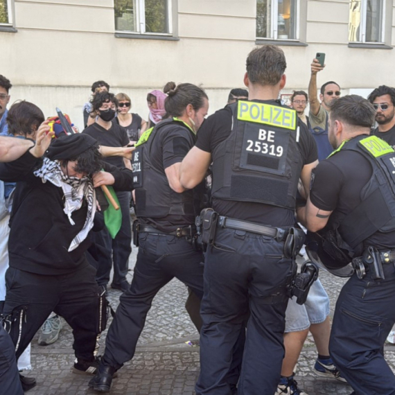 German police used force: Barricades were broken at Berlin's Humboldt University VIDEO