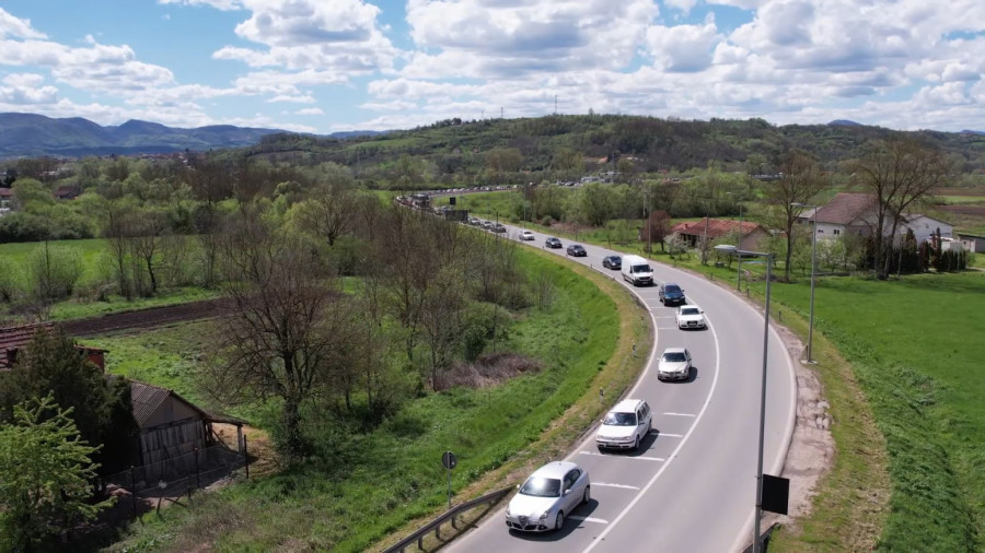 Kolaps u Pakovraću, ogromne saobraćajne gužve: Čekanje u nepreglednim kolonama FOTO/VIDEO