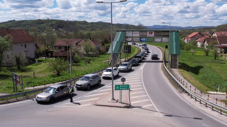 Kolaps u Pakovraću, ogromne saobraćajne gužve: Čekanje u nepreglednim kolonama FOTO/VIDEO