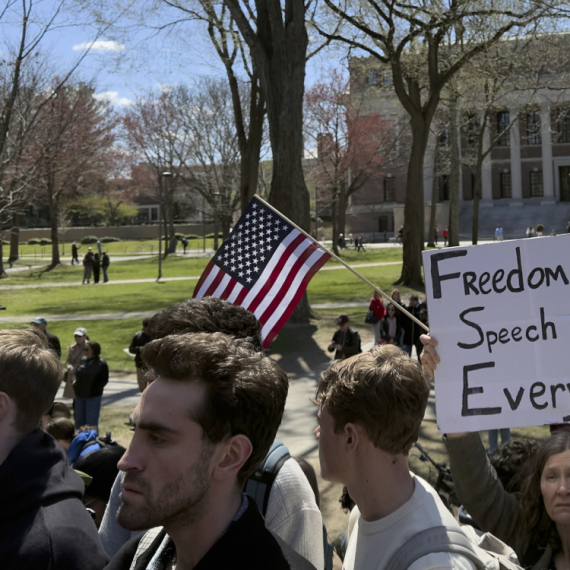 Tramp se obrušio na Harvard, opet