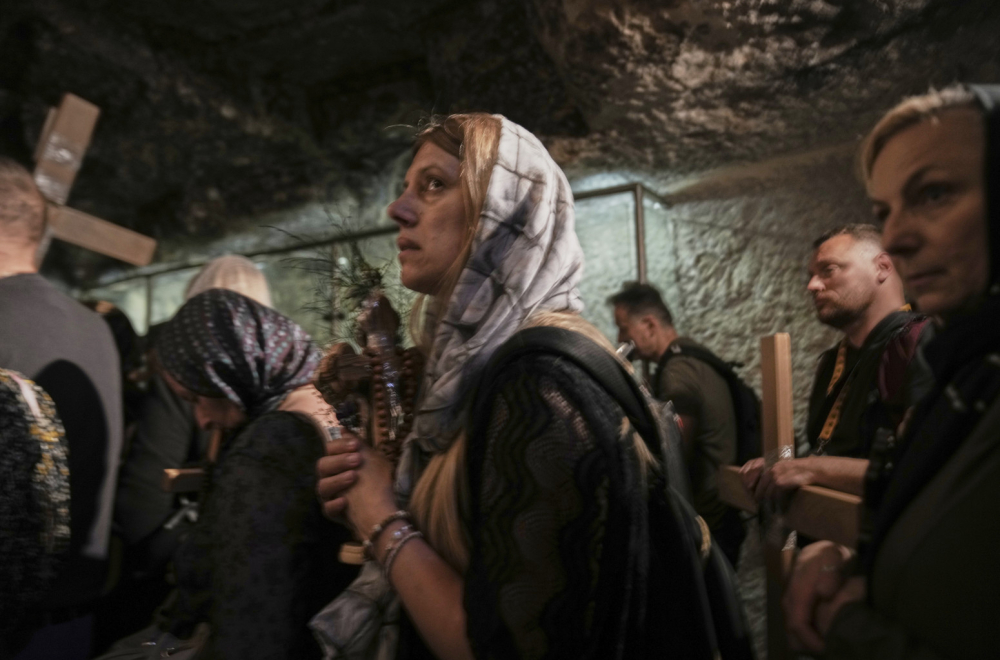 Blagodatni oganj sišao u Jerusalimu: Hristos vaskrse – vaistinu vaskrse!