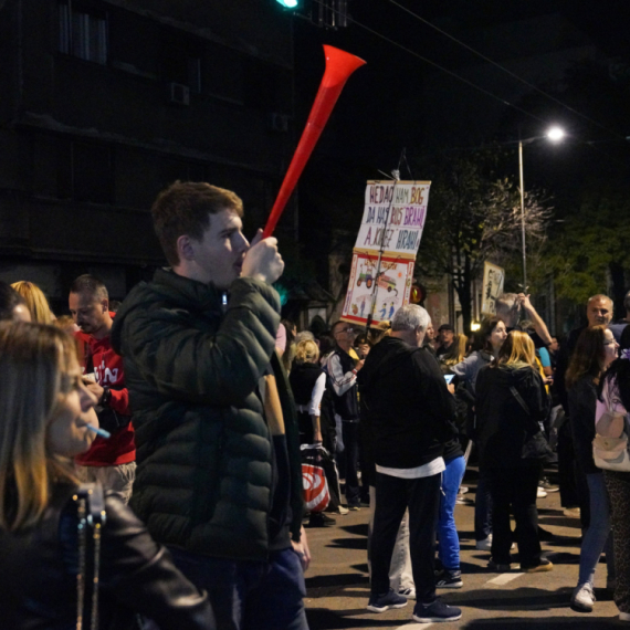 Teror manjine nad većinom: Blokade RTS-a traju već 100 sati, ljudi ne mogu ni na praznik da se kreću