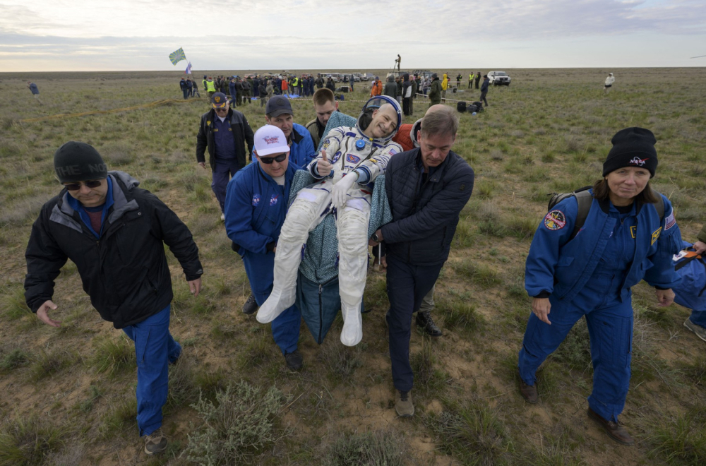 Najstariji američki astronaut se vratio na Zemlju FOTO