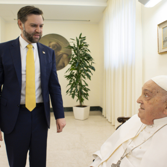 Uprkos tenzijama: Vens se sastao sa papom Franjom FOTO