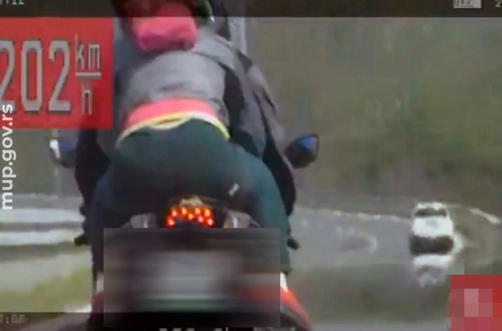 Kawasakijem jurio 202 km/h sa suprugom – isključen iz saobraćaja FOTO