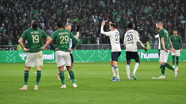 Prekinut derbi u Francuskoj – navijači su sada baš preterali  FOTO