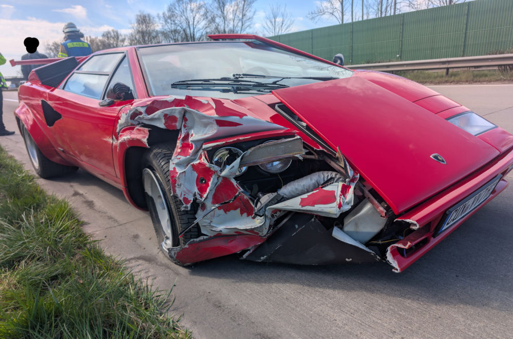 Stradao još jedan automobilski klasik, šteta 200.000 evra FOTO