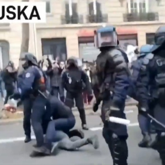 Blokaderka kaže da su se u EU osećali bezbednije nego u Srbiji: U istoj toj EU policija bi ih "samlela" VIDEO
