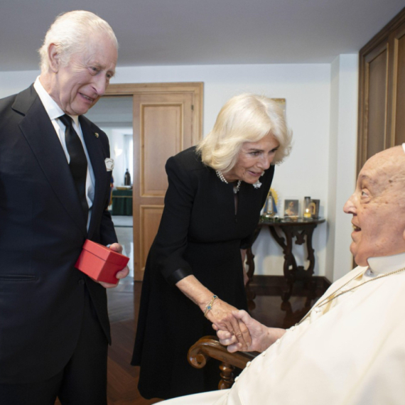 Kralju Čarlsu zabranjeno da prisustvuje sahrani pape Franje