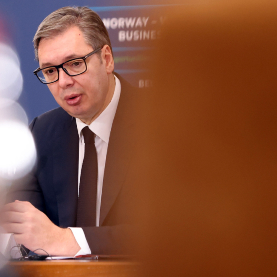 "Imamo veoma dobar odnos sa predsednikom, poslao vam je pozdrave. Ovde će biti 9. maja"