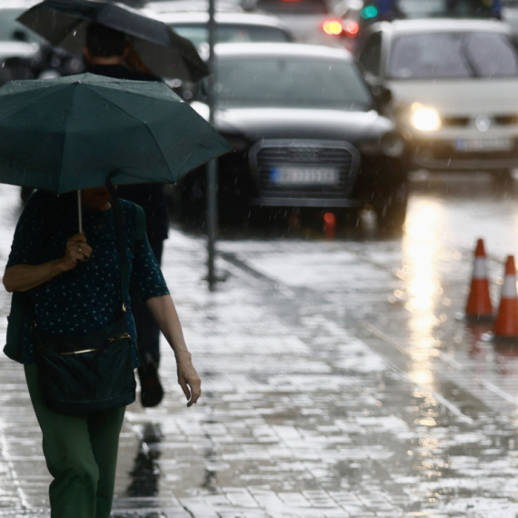 Changeable weather today; Heavy showers and thunderstorms in the afternoon