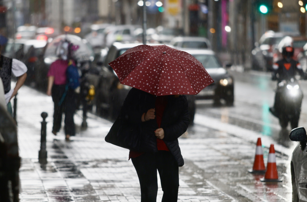 Olujni oblaci jure prema Srbiji: Od večeras se sve menja... Temperature drastično padaju