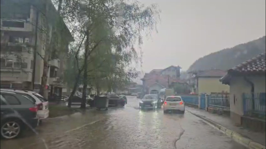 Jak grad protutnjao Srbijom: Padao grad veličine lešnika FOTO/VIDEO