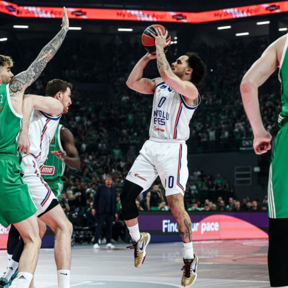 "Ludnica" u Atini: PAO srušio Efes – "raspao" se MVP, dominacija Huanča! VIDEO